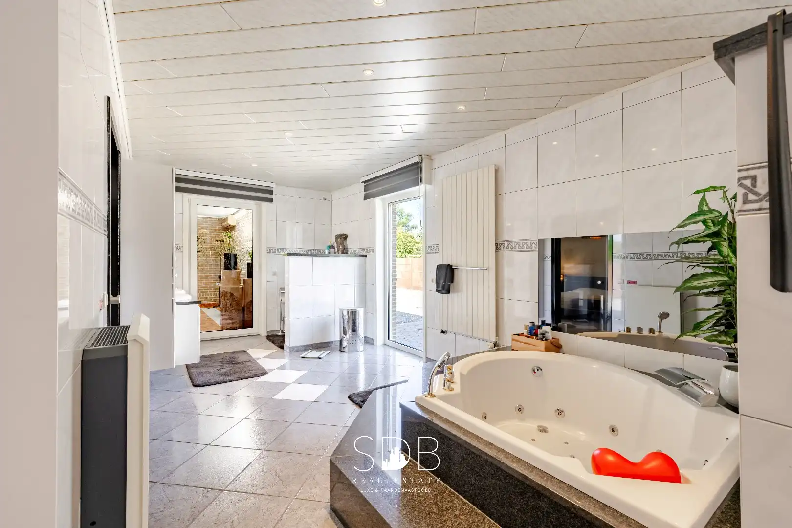 Hedendaagse villa met dubbele garage, zwembad en magazijn op 2.937m² foto 8