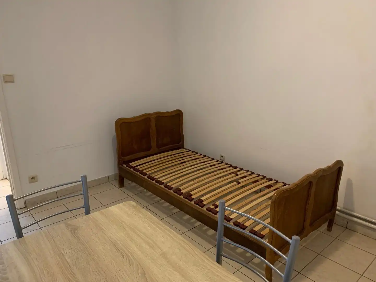Gemeubeld appartement op het gelijkvloers - 1 slaapkamer en koertje foto 10
