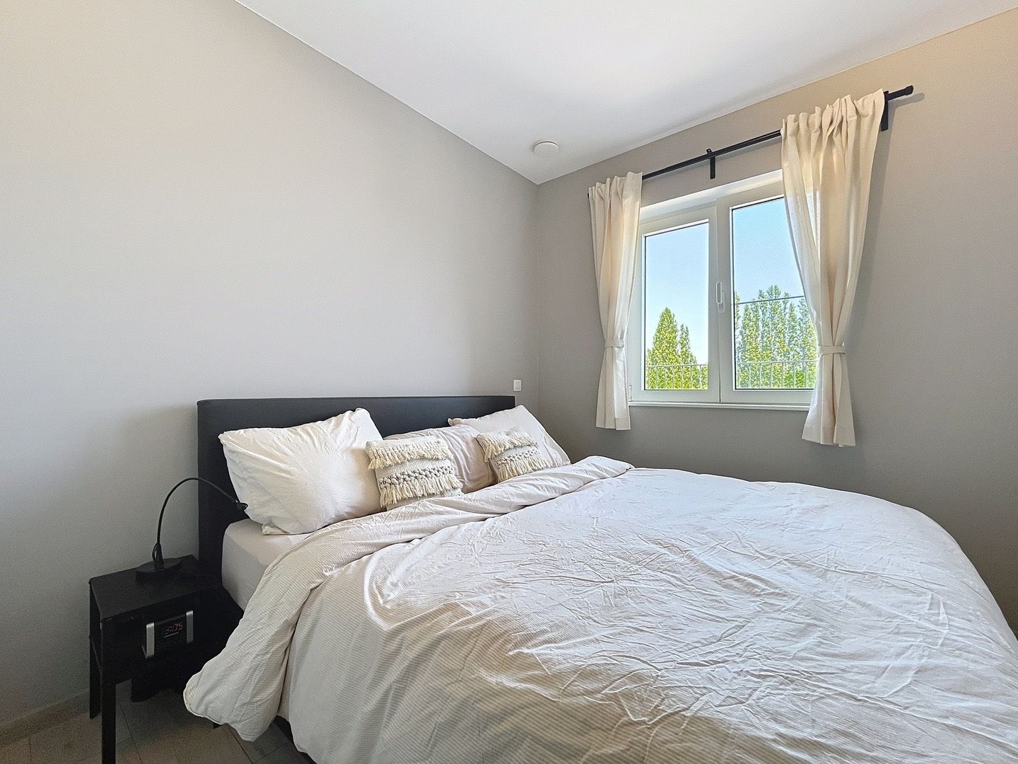 Penthouse te koop in Lint.  Modern wonen met een vleugje rust in de Zuidrand van Antwerpen! foto 10
