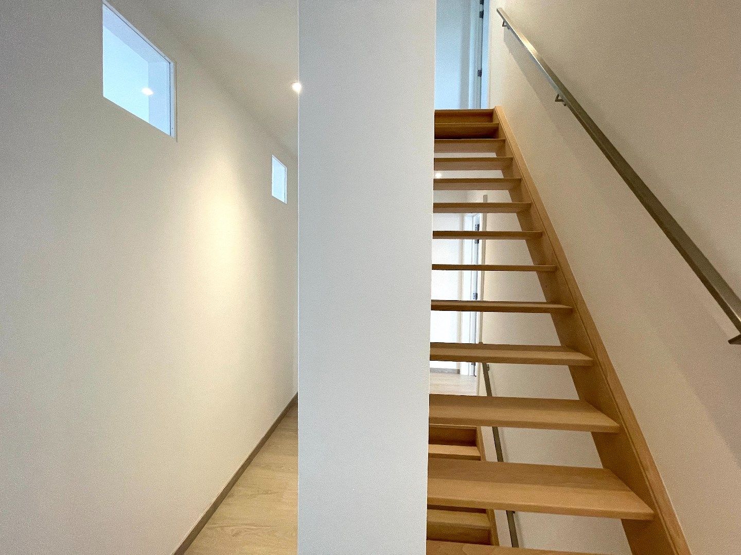 Prachtige, gerenoveerde woning met 3 slaapkamers en grote tuin! foto 13