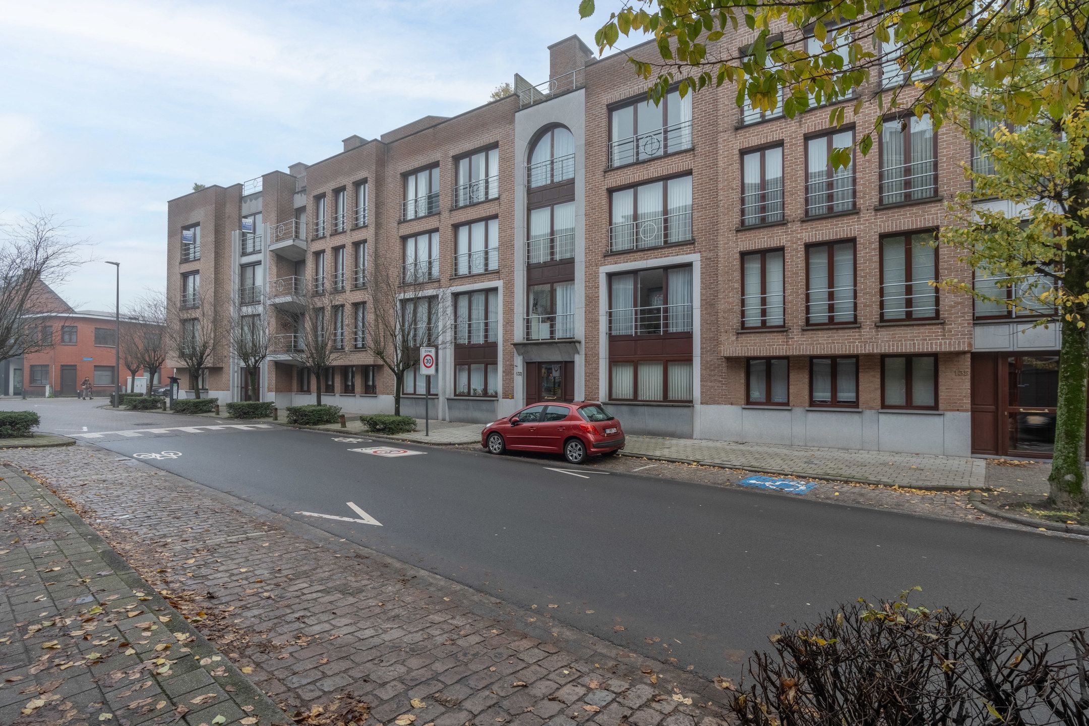 Goed onderhouden appartement op de 1e verdieping met 2 slkps foto 17