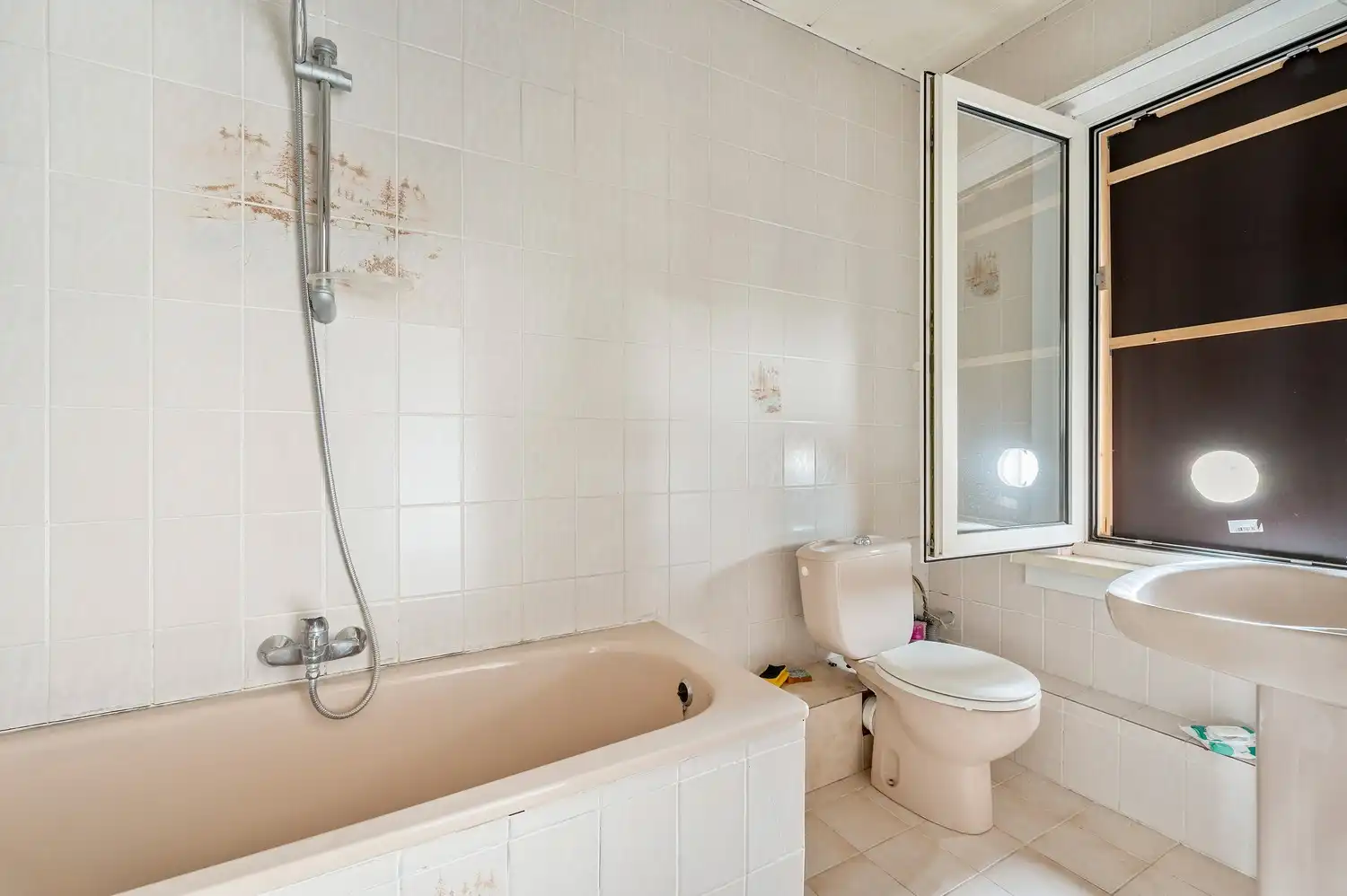 Ruime bel-etagewoning met tal van mogelijkheden op gunstige locatie. foto 21