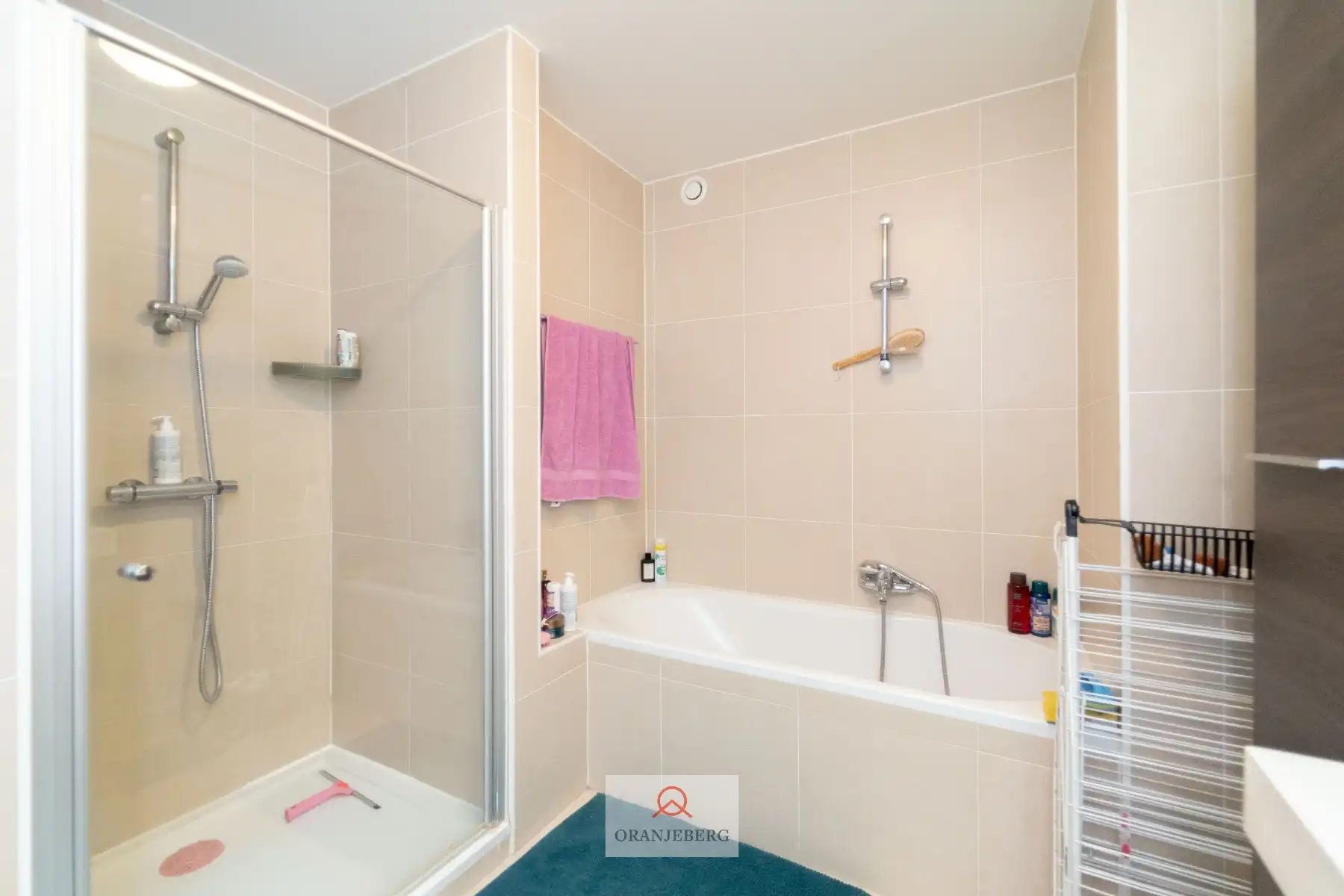 Gelijkvloers 3 slpk appartement met groot terras vlakbij Station foto 18
