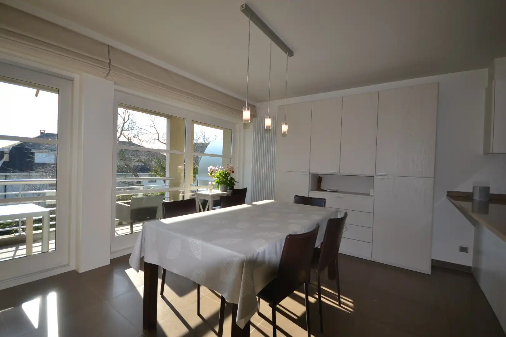 Zonnig luxe appartement met 3 slaapkamers en zeer ruim terras te Oostduinkerke foto 5