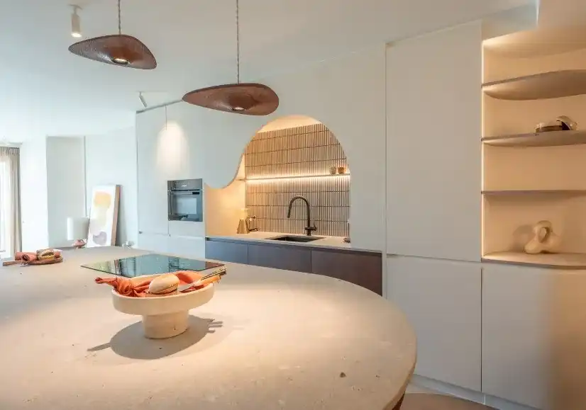 Exclusief gerenoveerd appartement met frontaal zeezicht op toplocatie in het Zoute foto 6
