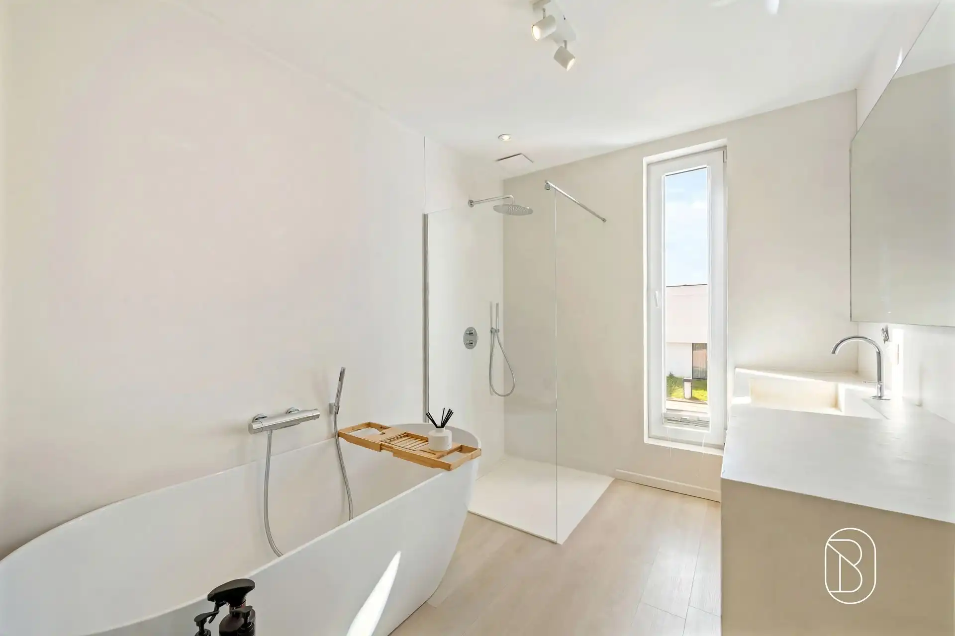 Prachtig ingerichte woning op topligging! foto 12