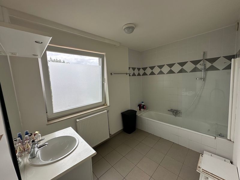 Instapklaar appartement met garage foto 8