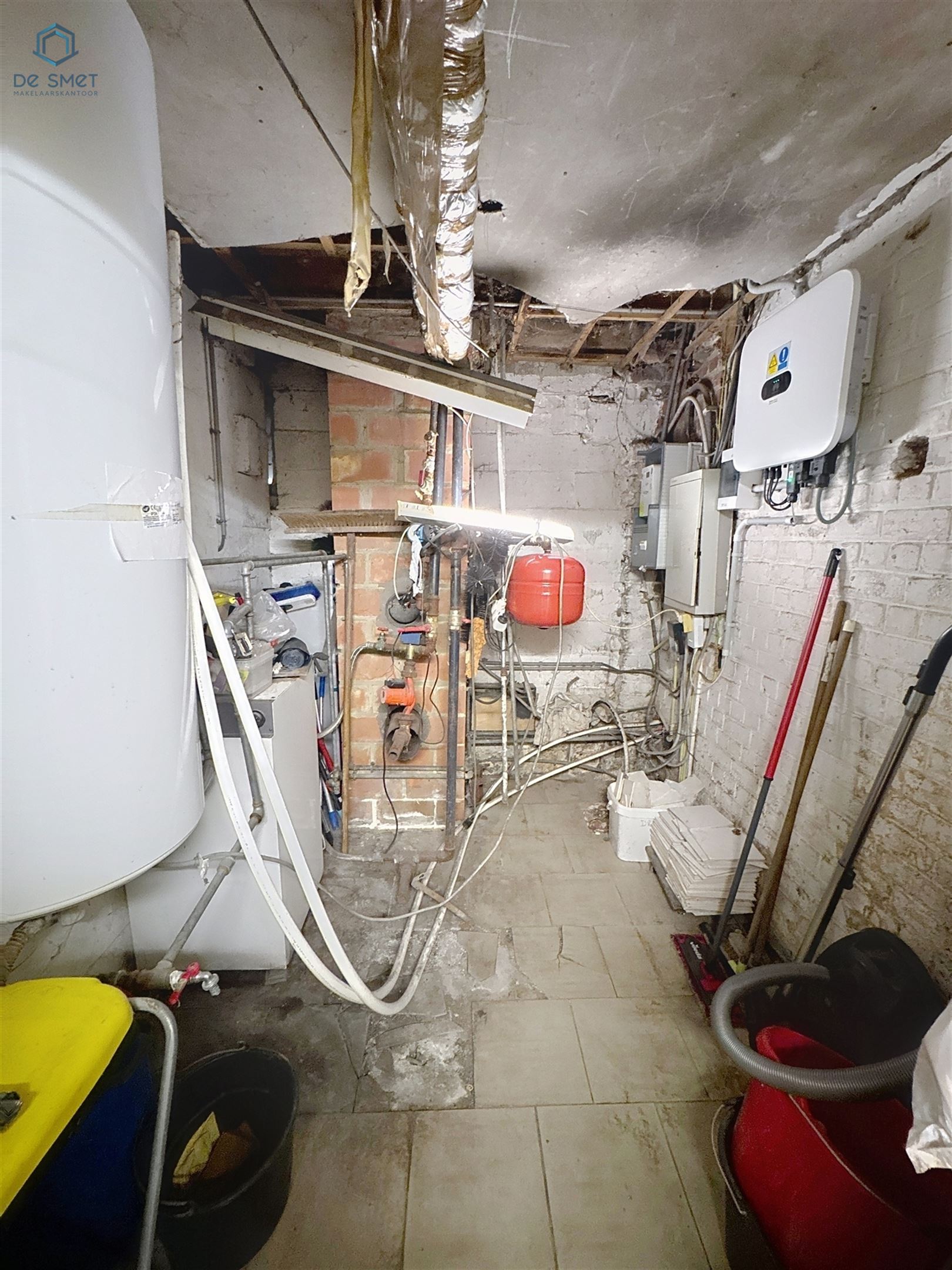 Rustige woning met handelsruimte/loods, 2 slaapkamers en dubbele garage in Beert foto 17