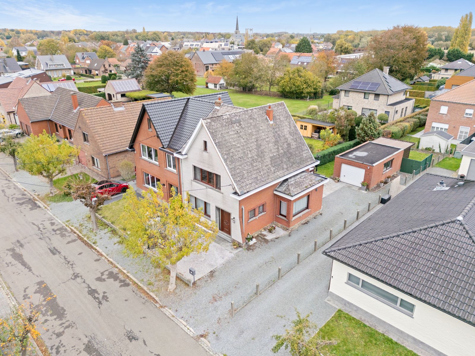 Hoofdfoto van de publicatie: Woning 3 slaapkamers, veranda, garage in landelijke Humbeek