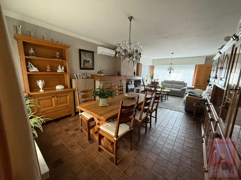 Ruime gezinswoning met 3 slaapkamers en zuidgerichte tuin op 722 m²! foto 7
