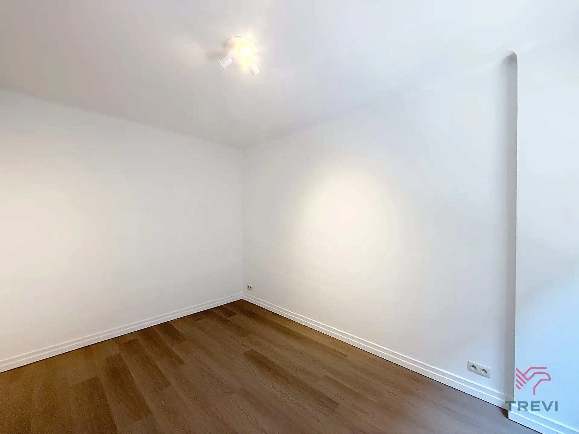 Appartement met 2 slaapkamers + studeerkamer! foto 11