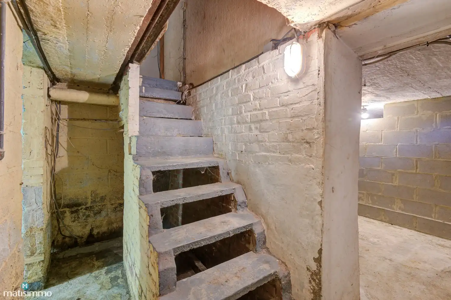 HANDELSGELIJKVLOERS MET DUPLEXAPPARTEMENT VOORZIEN VAN PARKEERGELEGENHEID NABIJ CENTRUM TONGEREN foto 32