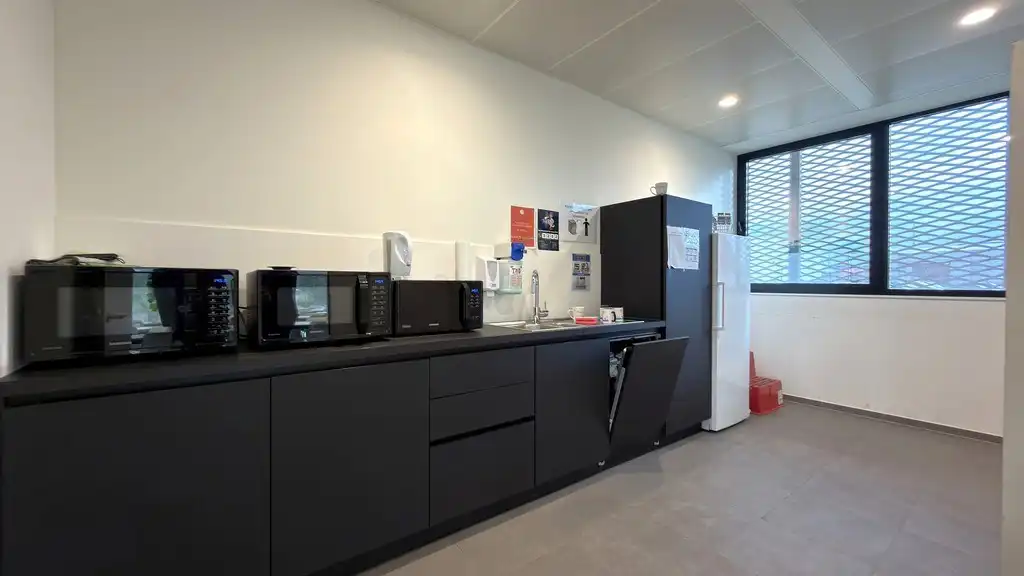 Instapklaar kantoor te huur in duurzaam kantoorgebouw in IZ Hoboken foto 20