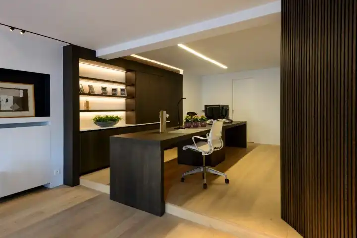 Kantoorruimte te koop Heldenplein 27 Heist (huurinkomsten tot december 2026!)  foto 2