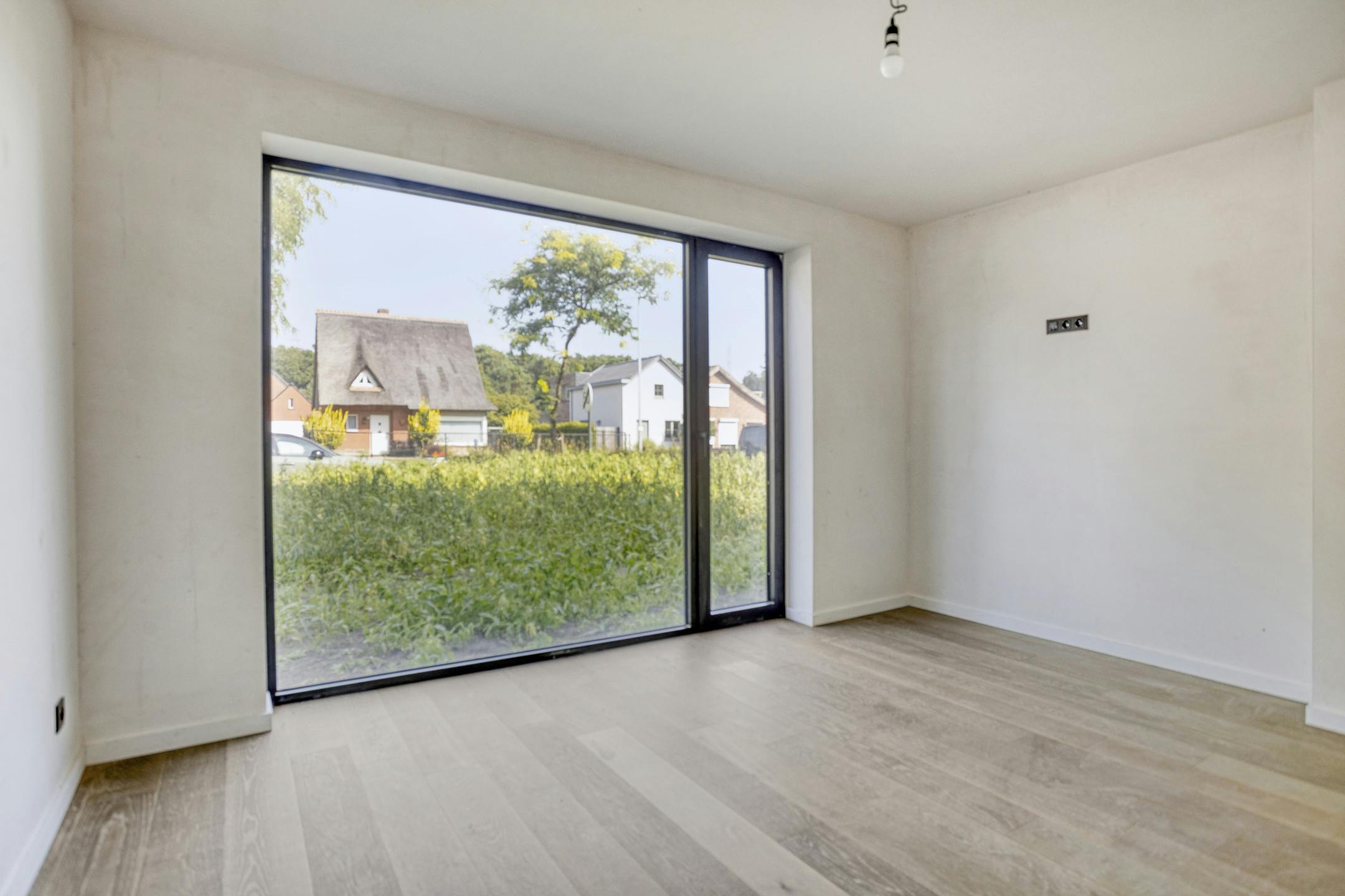 Halfopen-nieuwbouwwoning te koop nabij centrum Lichtaart foto 7