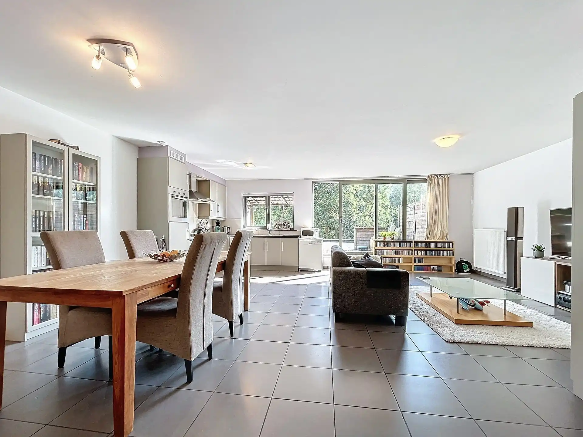 Centraal gelegen handelspand met 3 appartementen! foto 5