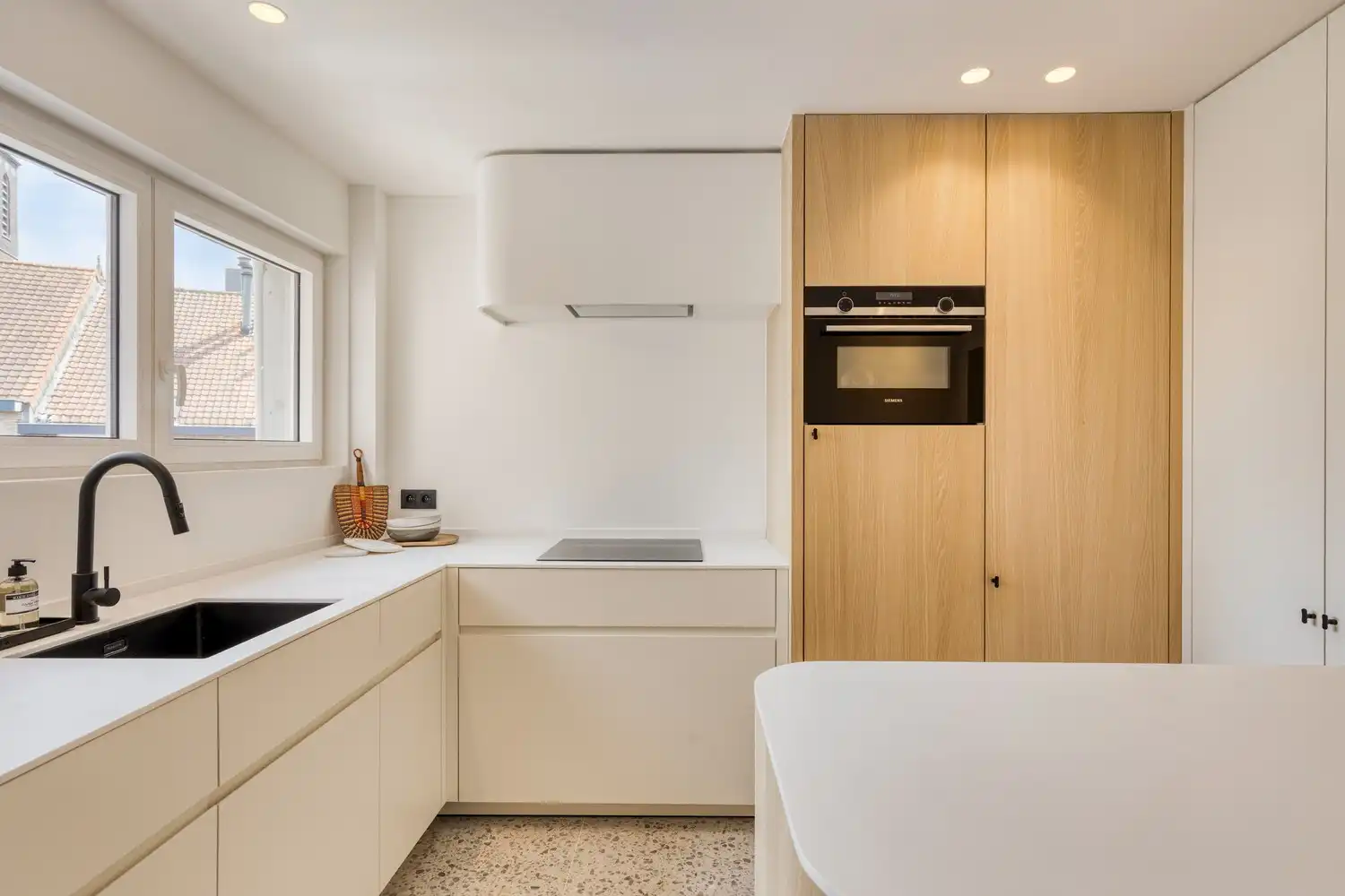 Hoogwaardig gerenoveerd appartement met 3 volwaardig slaapkamers nabij het het UZ en het Sint-Pietersstation foto 5