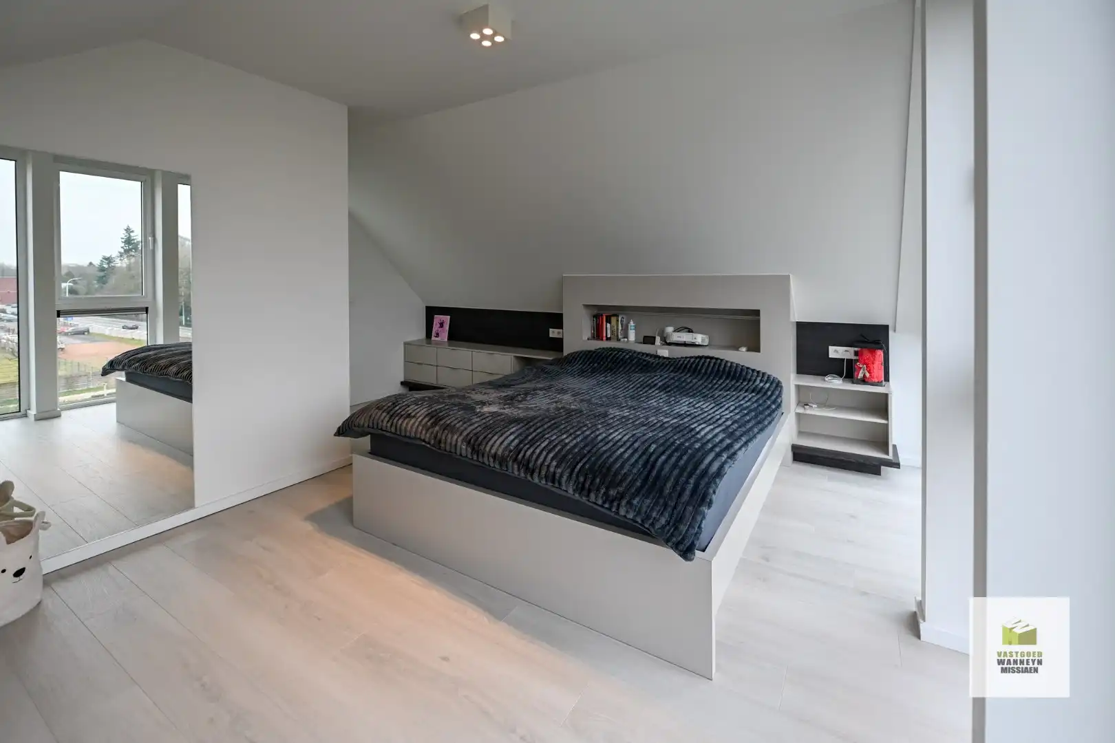 Luxueuze penthouse met groot terras, 2 slaapkamers en 2 parkeerplaatsen foto 21