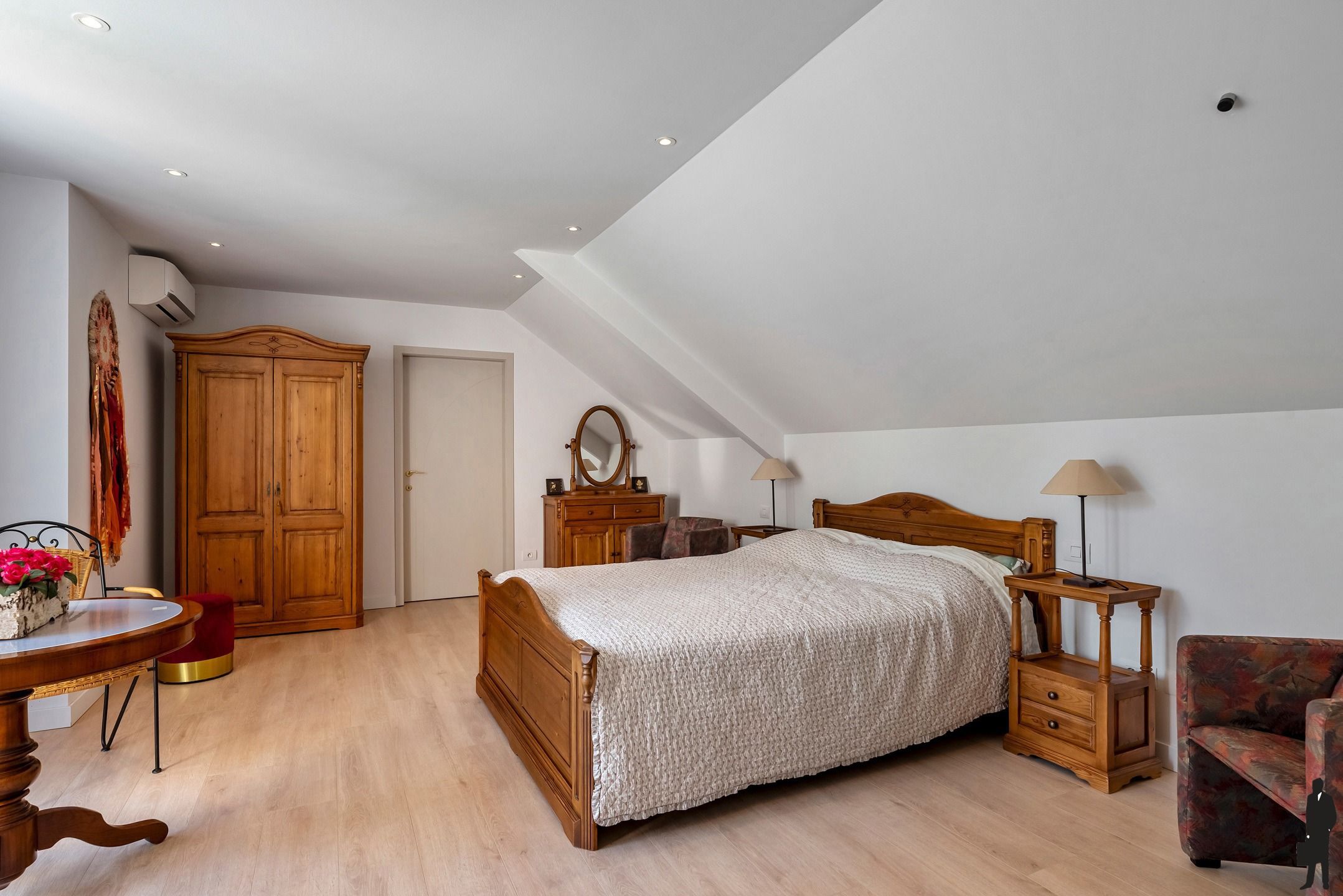 Residentiële villa op hoekperceel van ca. 2.452m² foto 21