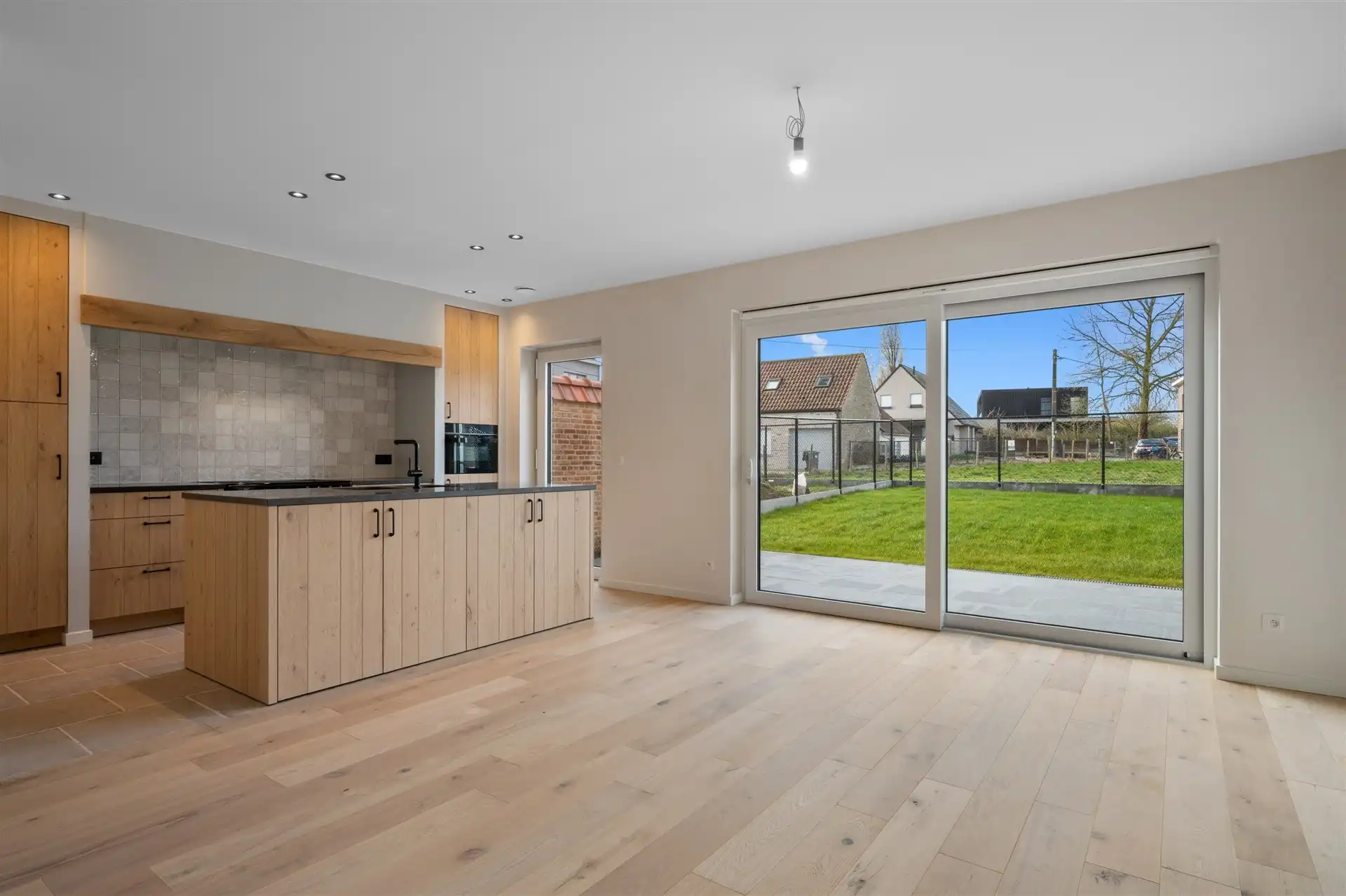 Prachtige en rustig gelegen nieuwbouwwoning met tuin foto 9