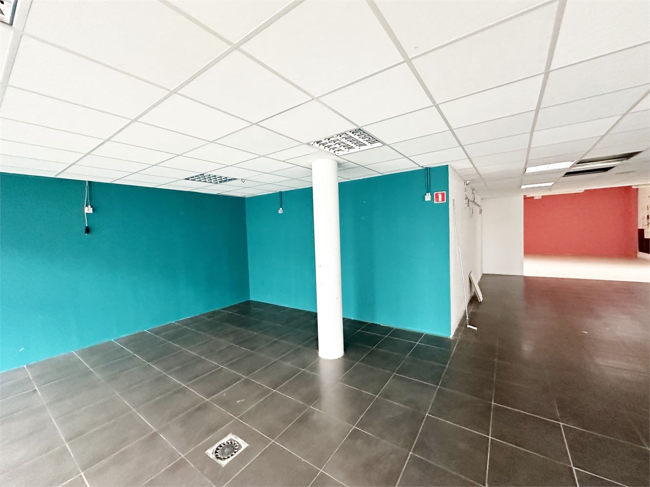 Rez-de-chaussée commercial à louer foto 4