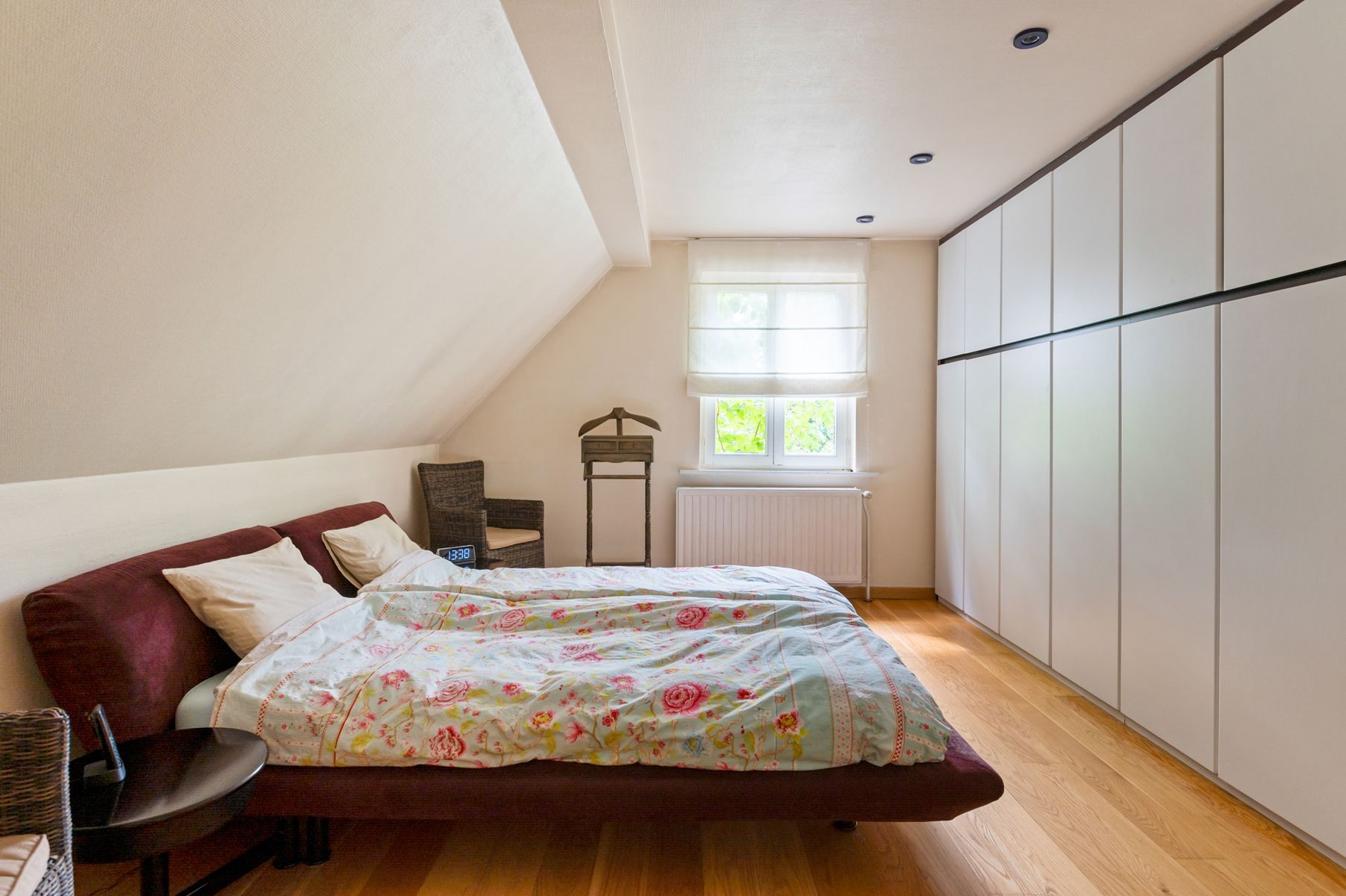 Ruime villa met aparte praktijkruimte op ca. 2.168 m2. foto 18