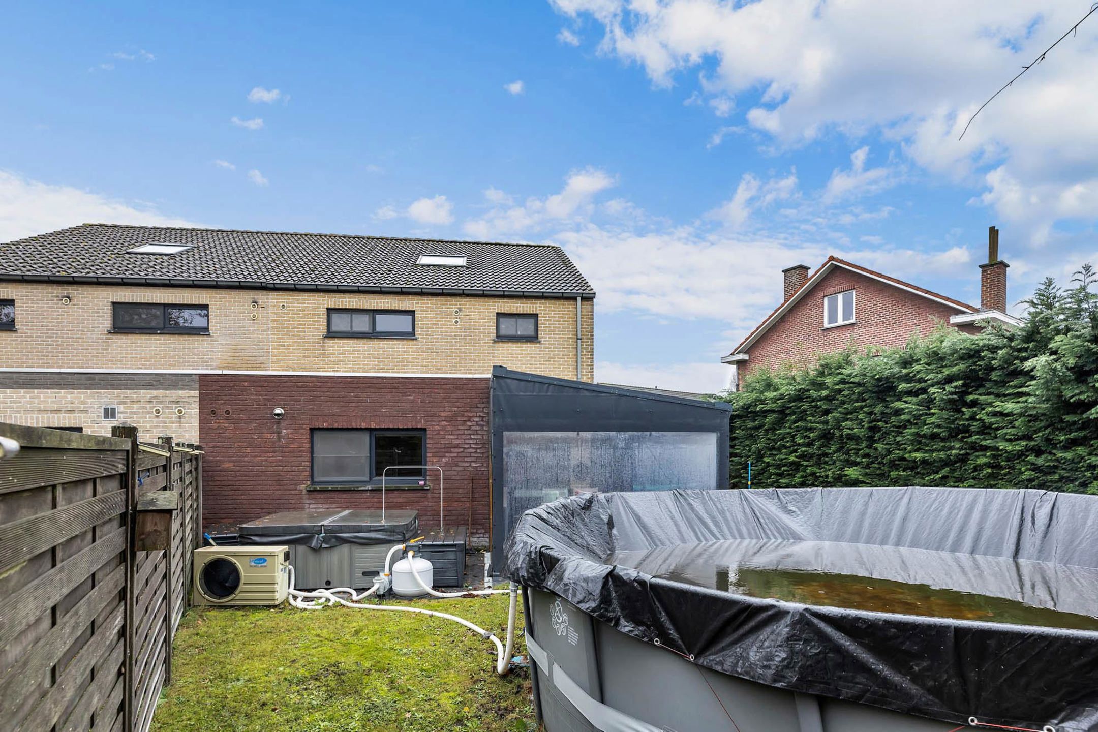 Ruime, instapklare HOB met 4 slpks, garage en tuin foto 21