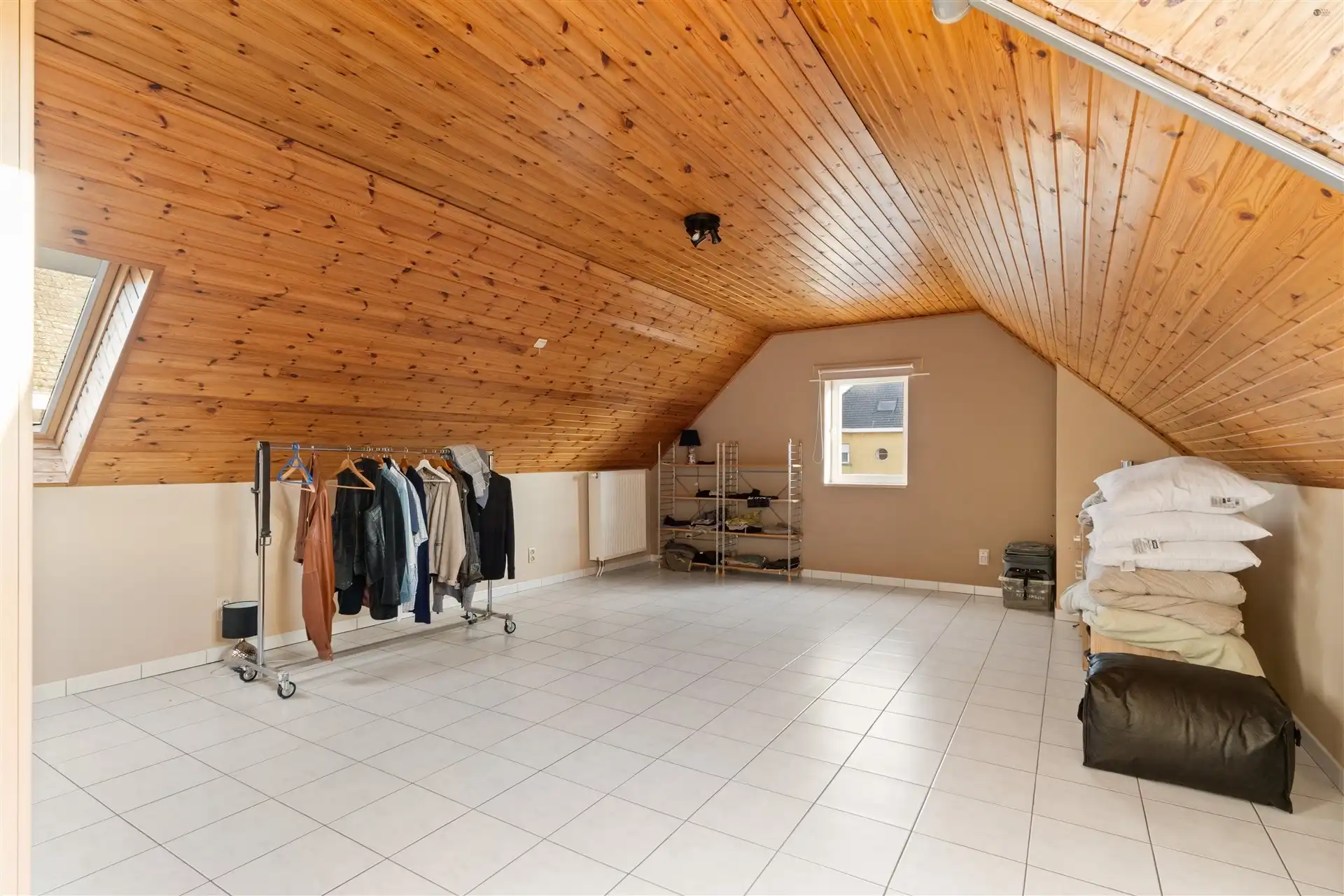 Grote grond met 2 woningen en magazijn van 700m² foto 23