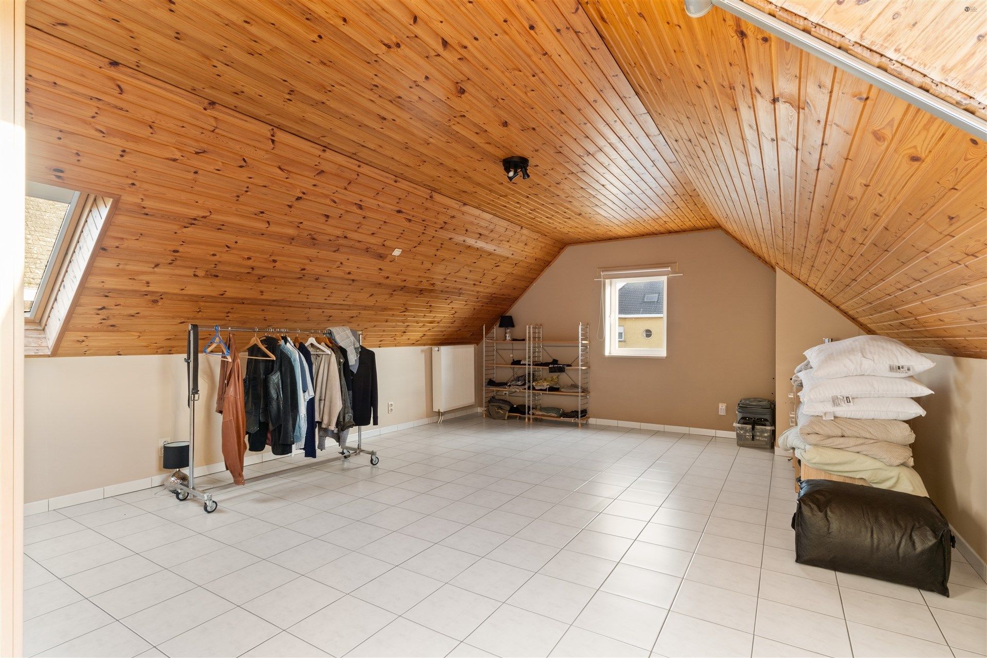 Grote grond met 2 woningen en magazijn van 700m² foto 23