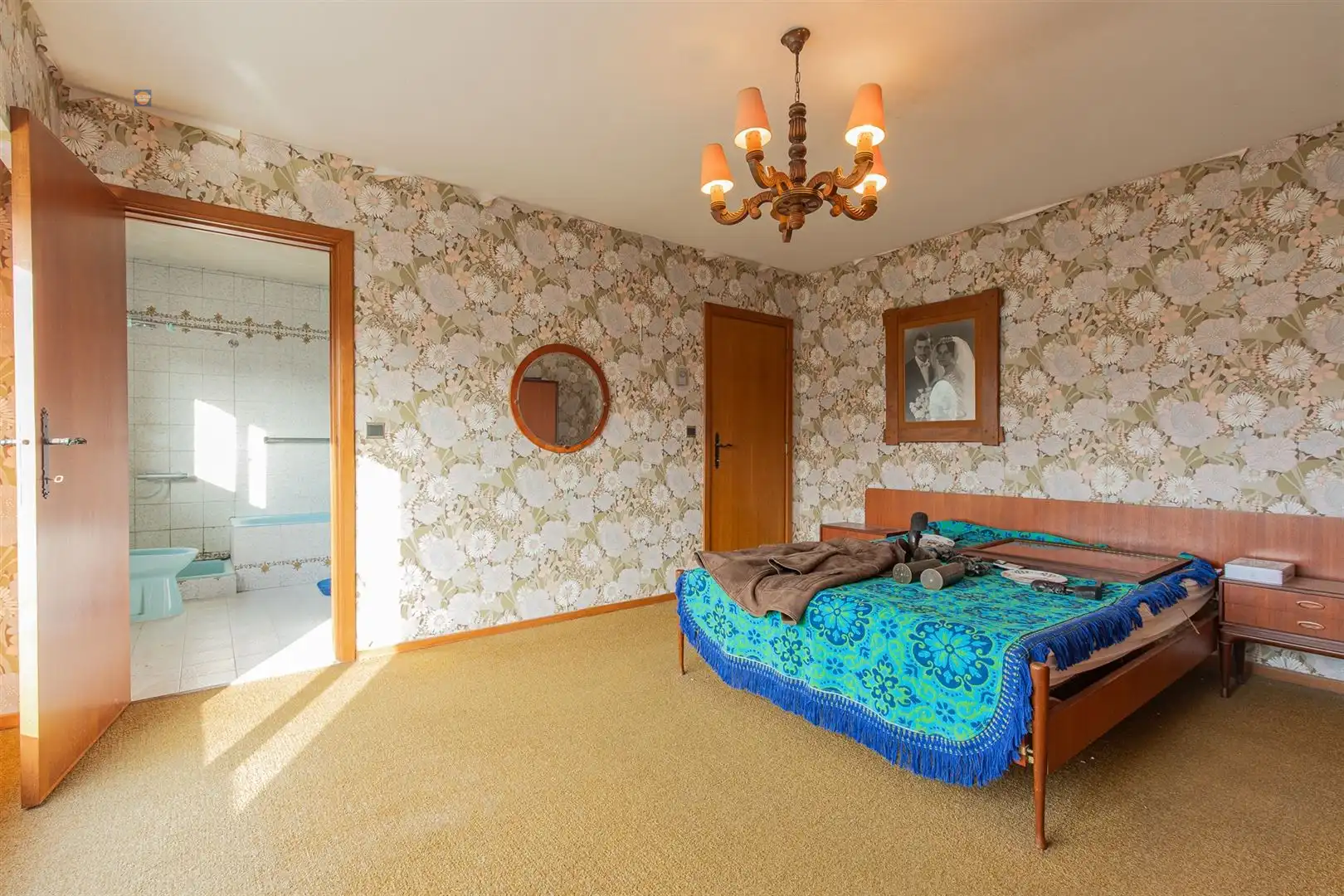 Te renoveren woning met potentieel, 3 slpk & dubbele garage foto 14