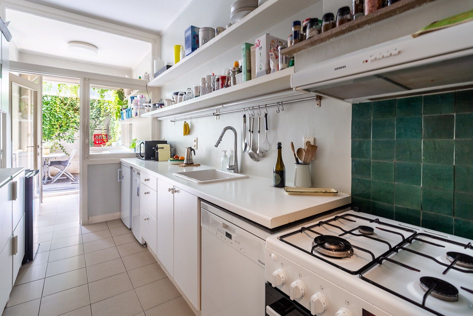 Charmant en karaktervol appartement met terras foto 12