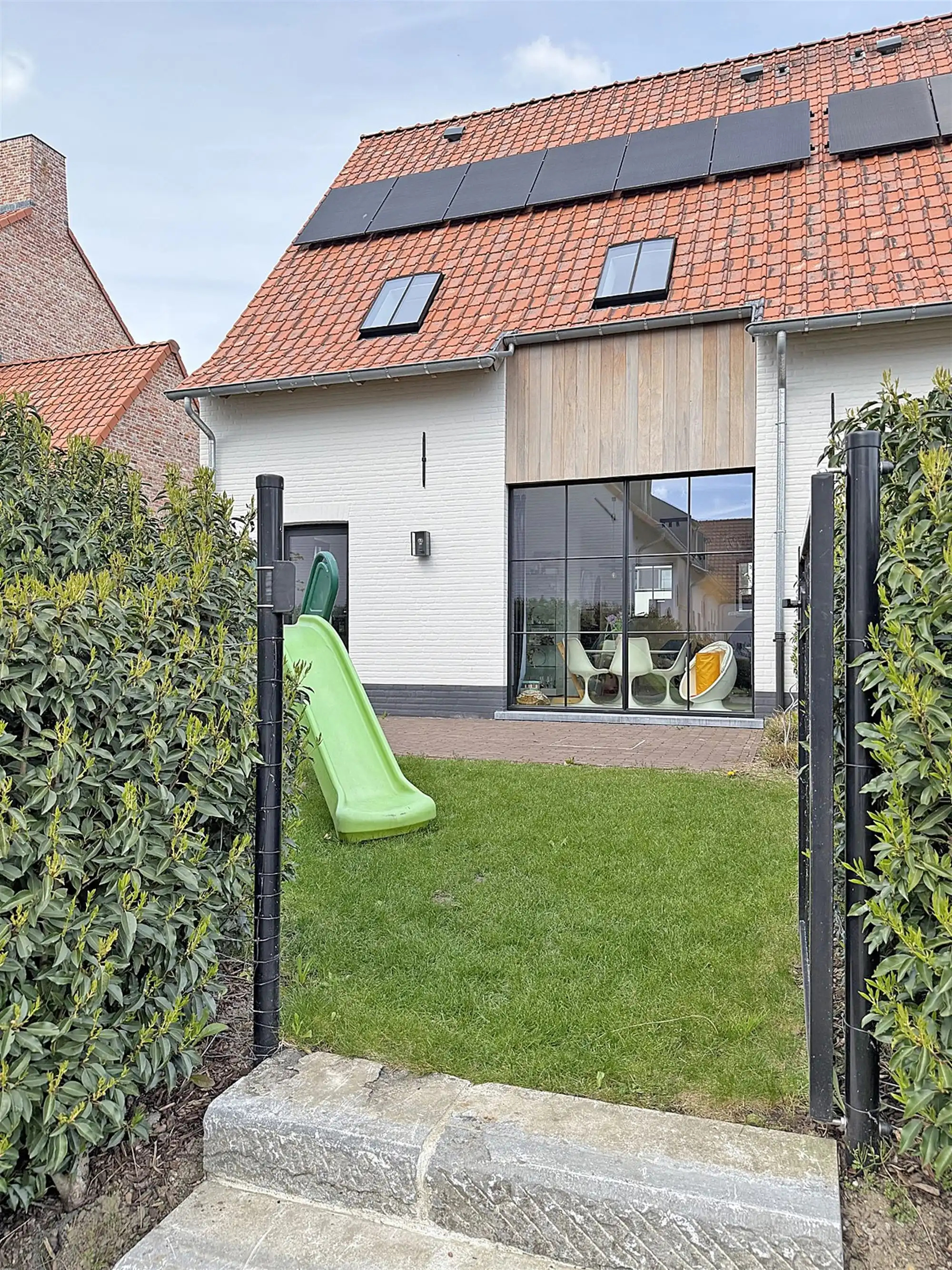 Instapklare DORPSWONING met 3 SLAAPKAMERS, TUIN/TERRAS, PARKING & grote KELDER foto 11