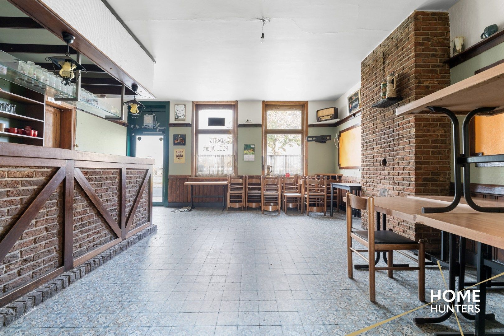 Renovatieproject met 4 slaapkamers, garage en ruime tuin foto 6