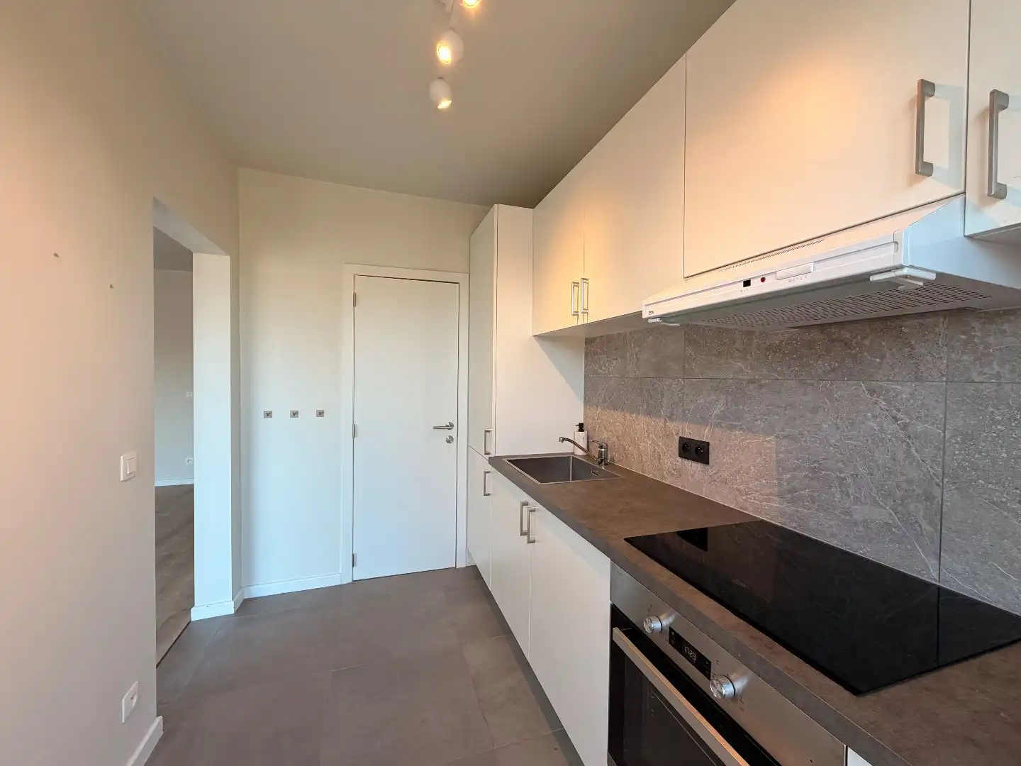 Instapklaar appartement met twee slaapkamers op een rustige ligging te Lint! foto 6