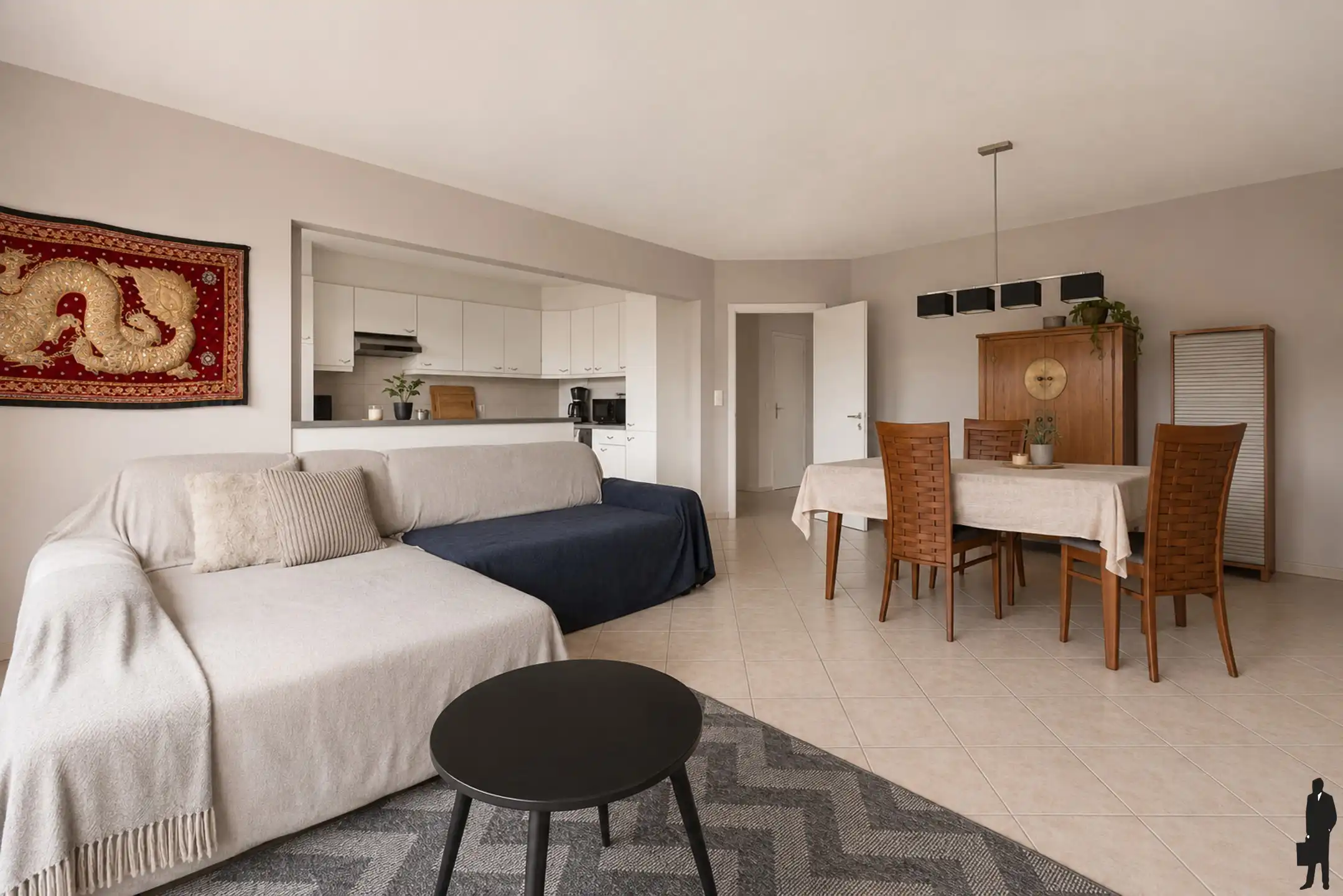 Ruim appartement met terras & garage te Burcht  foto {{pictureIndex}}