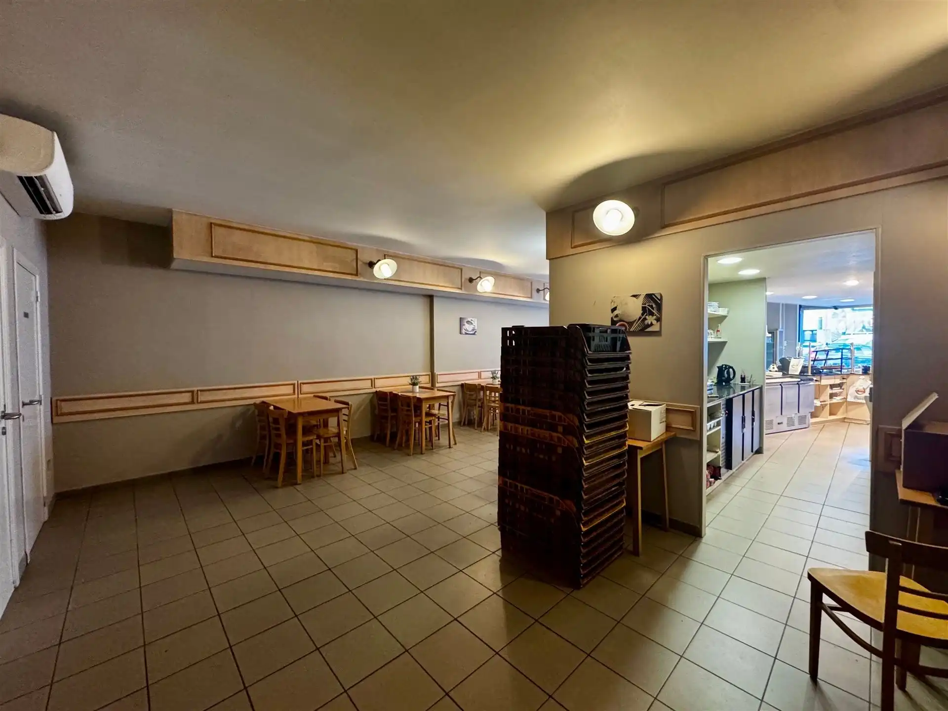 Opbrengsteigendom: handelspand met 2 appartementen  foto 7