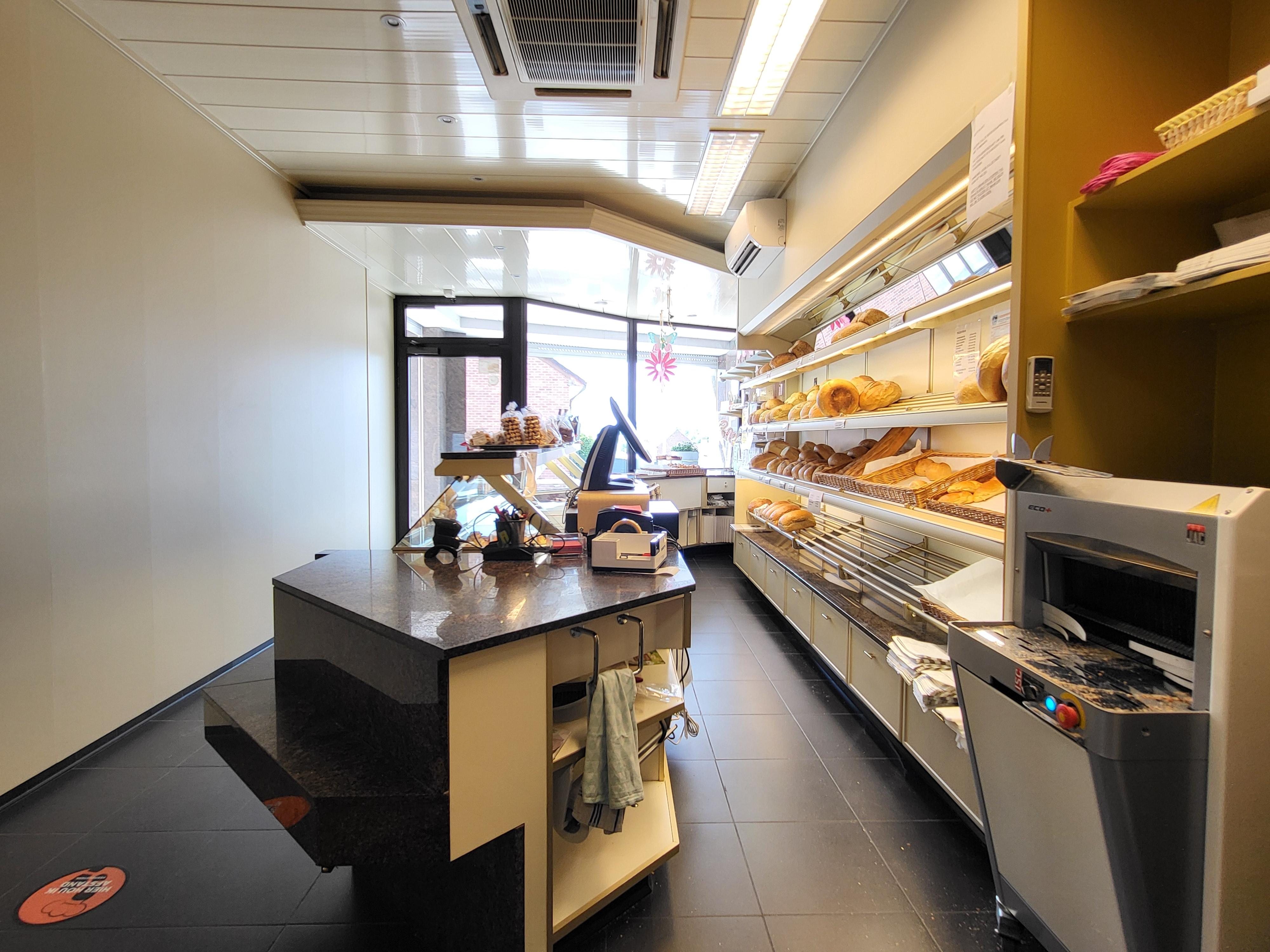 Handelspand met woongelegenheid en ruime tuin in het charmante Sint-Maria-Lierde foto 6