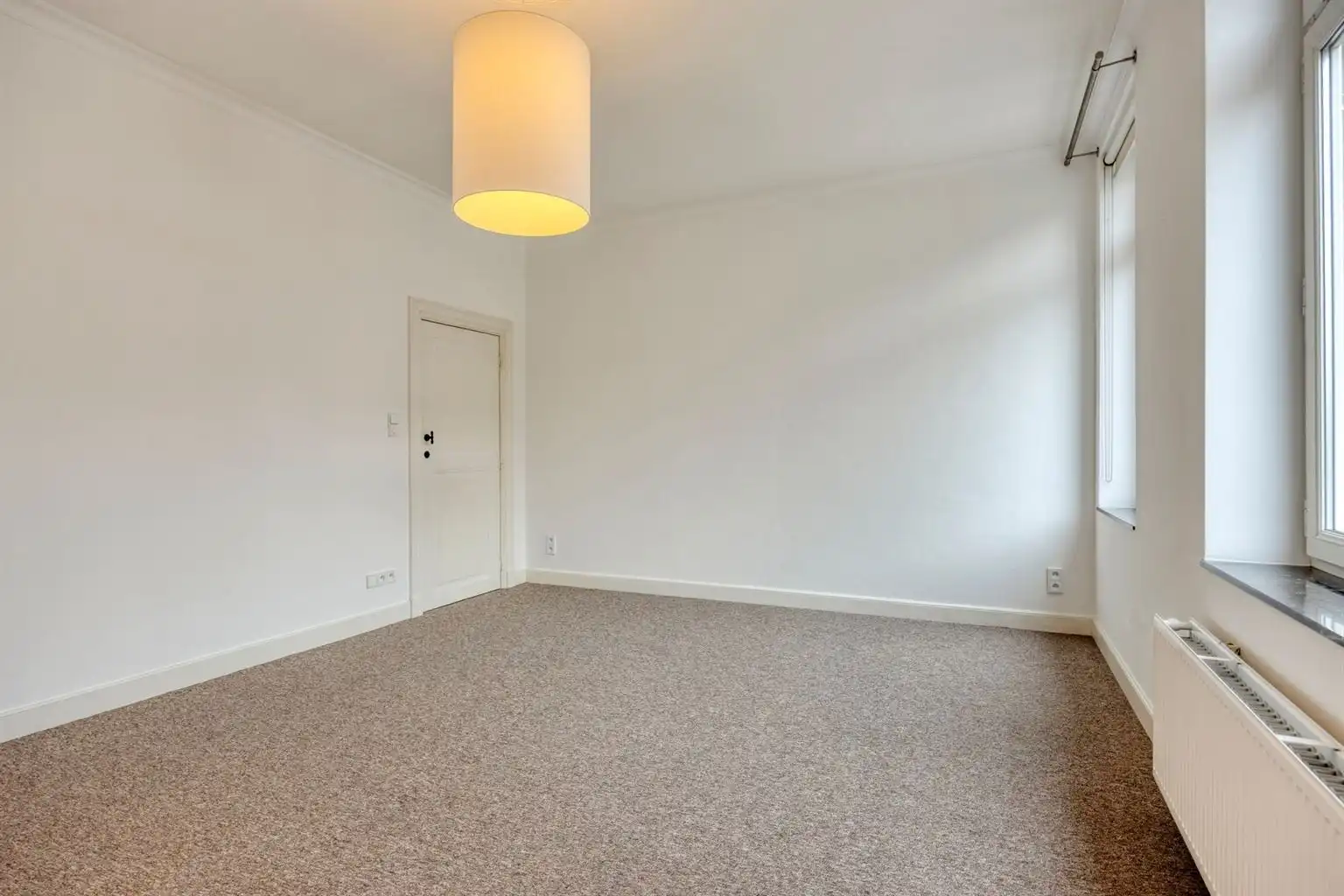 Prachtig gerenoveerde stadswoning met 3 slaapkamers en zuidgerichte tuin, op wandelafstand van het centrum van Maaseik. foto 20
