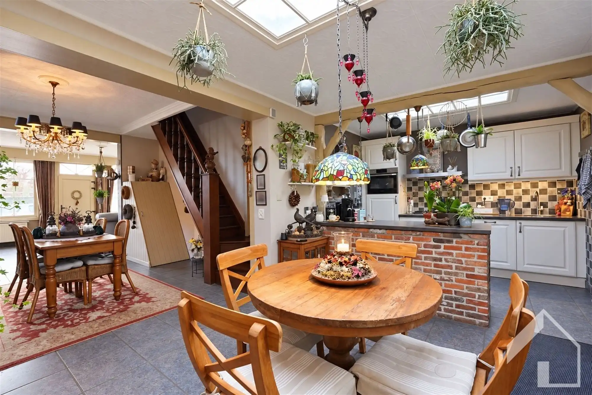 Woonhuis met potentieel, zij-ingang en prachtige tuin foto 5