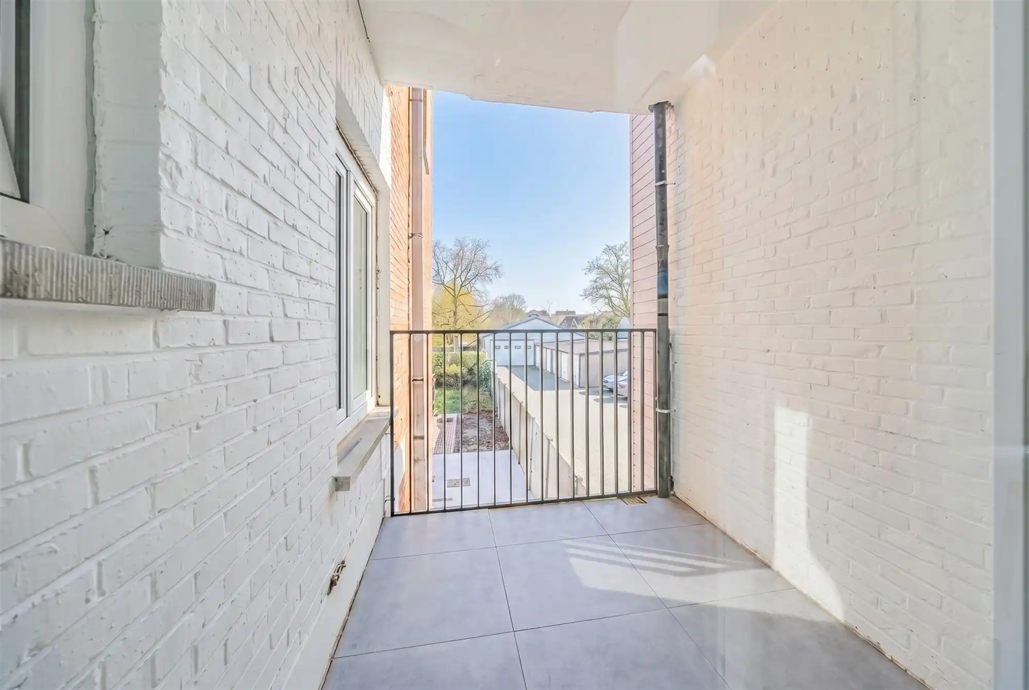 Instapklaar appartement met tuin en terras foto 7