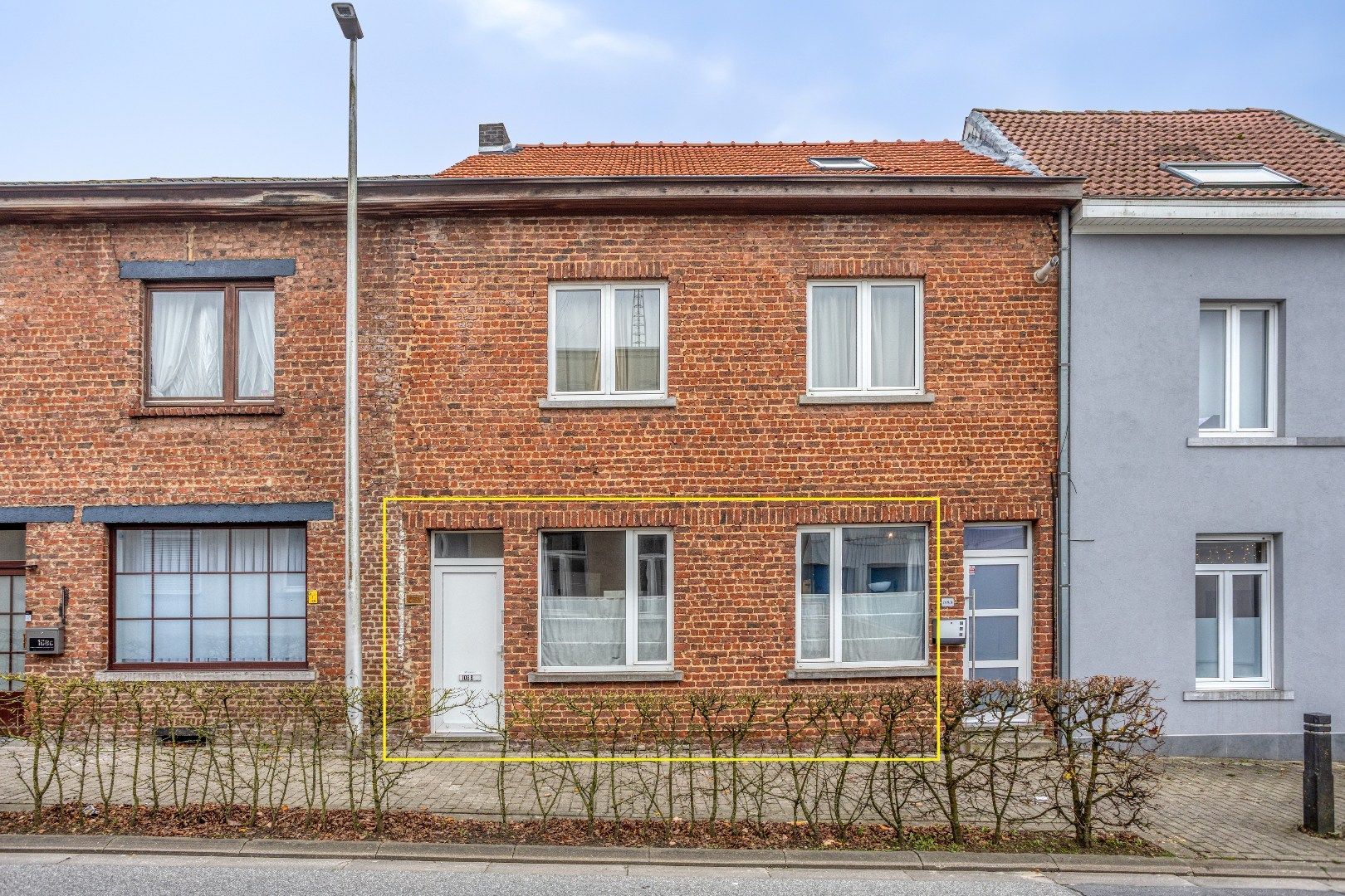 Gelijkvloersapp. (91m²) te huur in Halle, met 1 slpk en koer foto {{pictureIndex}}