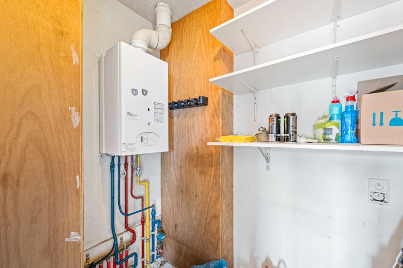 Roeselare : Ruim en lichtrijk hoekappartement gelegen op de tweede verdieping in een aangenaam woonerf met 1 slpks 83 m². foto 8