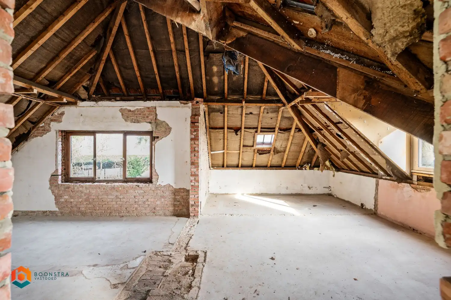 Verbouwproject met landelijk uitzicht op een perceel van 1.200m² foto 13