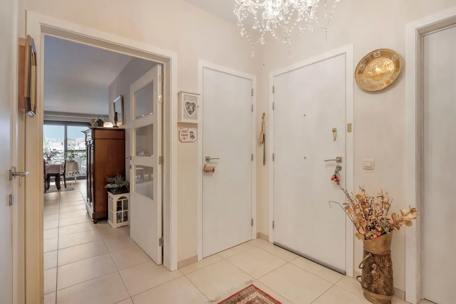 Instapklaar appartement met 2 slpk en ruim terras foto 4