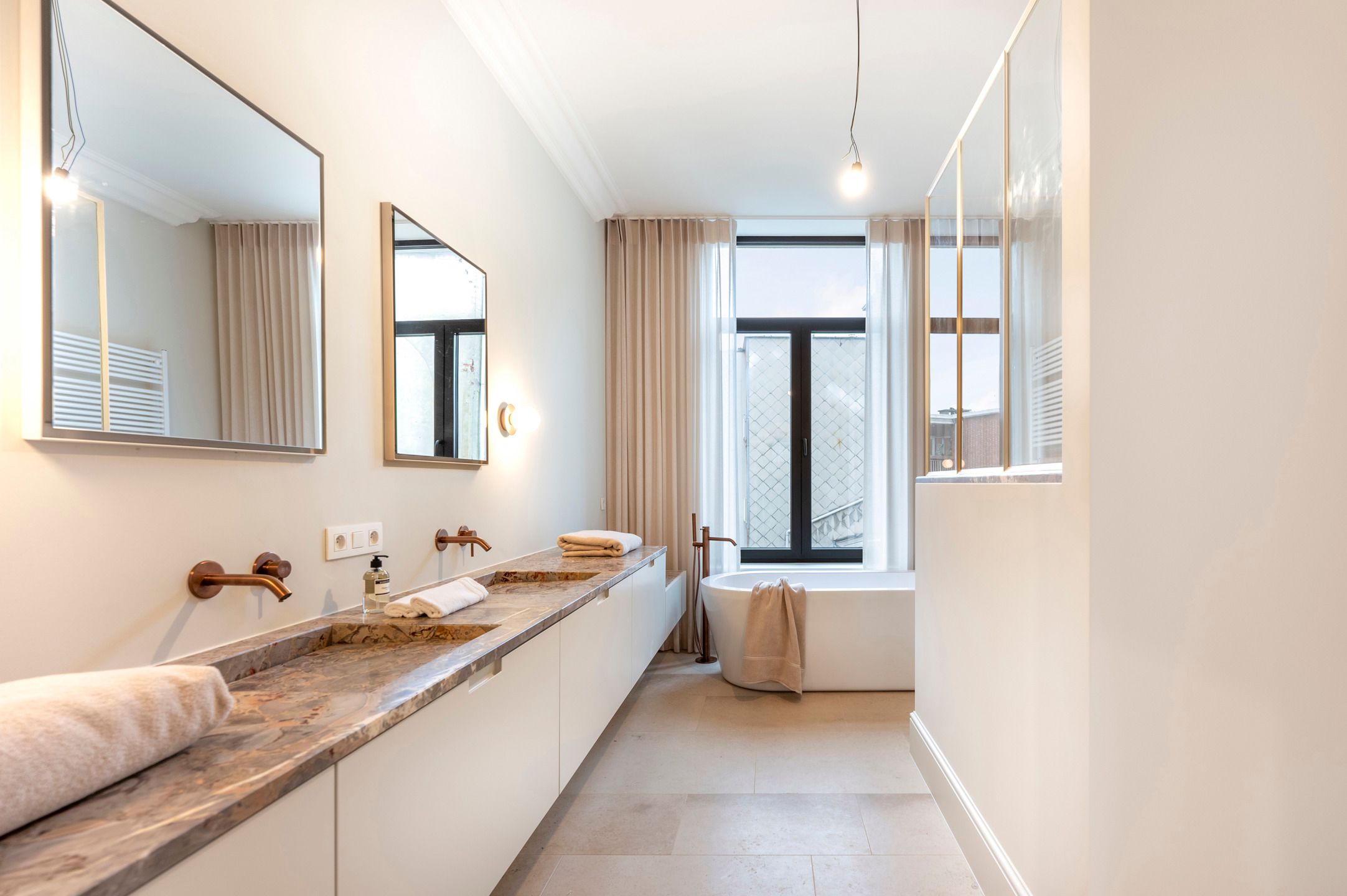 ANTWERPEN-MARKGRAVE - Prachtig gerenoveerde herenwoning foto 11
