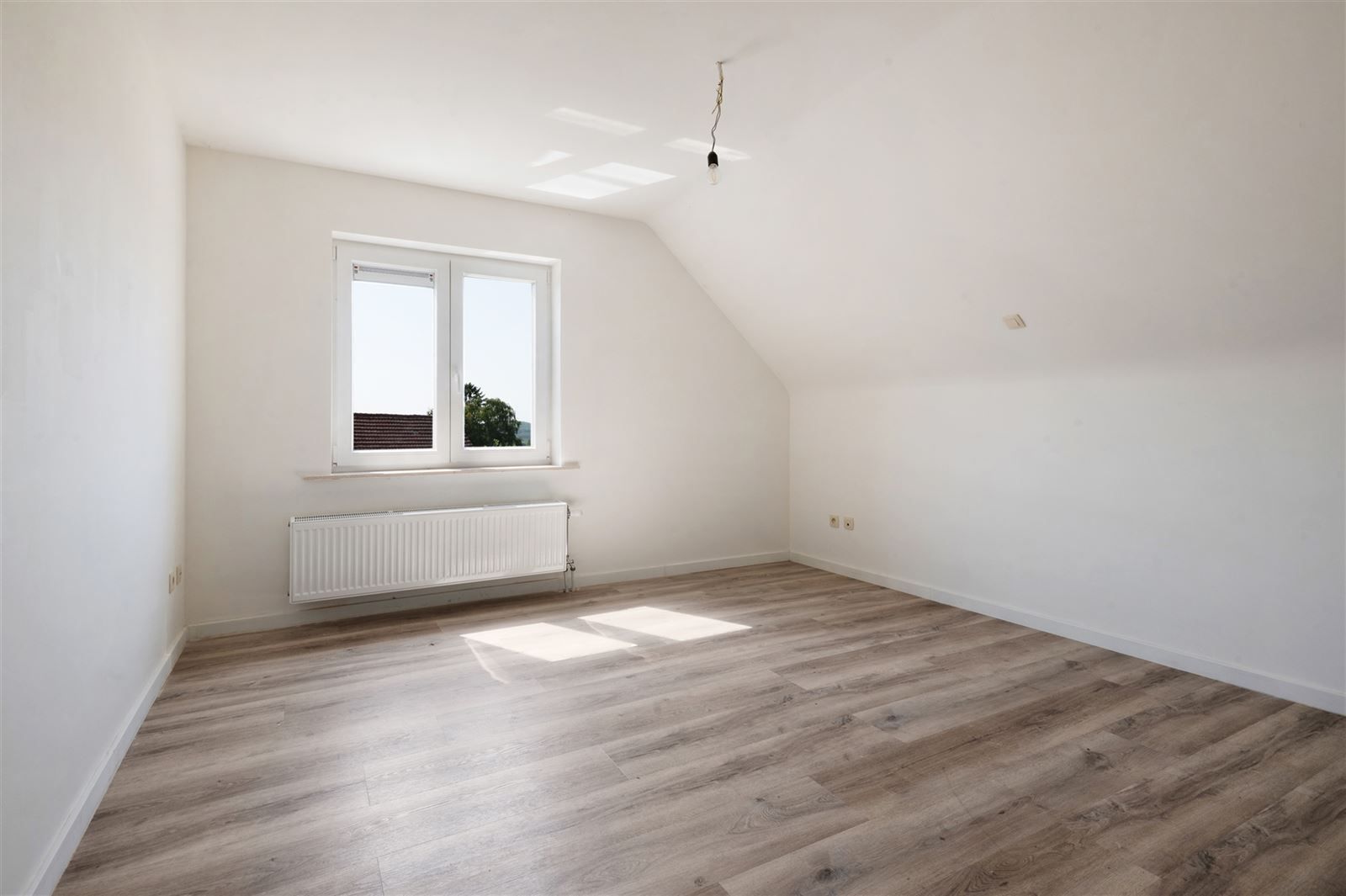 Instapklaar duplex-appartement te Oudenhove!  foto 11