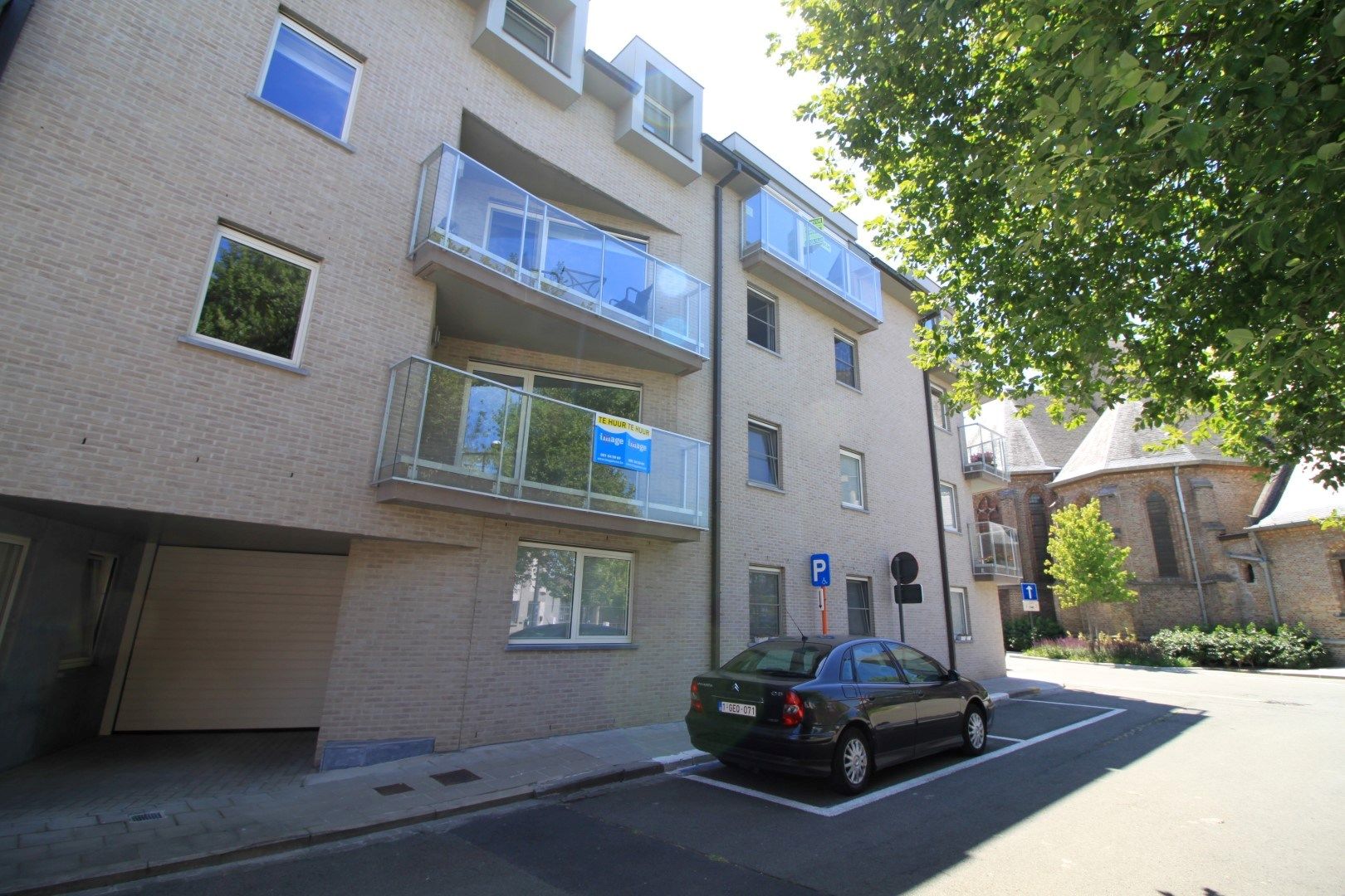 Ruim appartement met overdekte staanplaats op het marktplein van Staden, residentie Stoanplatse foto 10