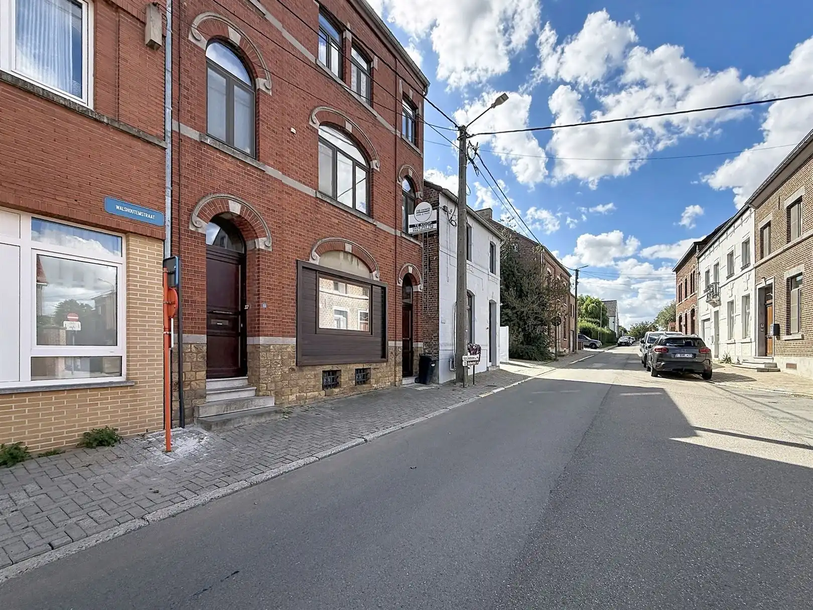 Ruime rijwoning met 5 slkps, inrichtbare zolder, tuin, 5a 47ca foto 2