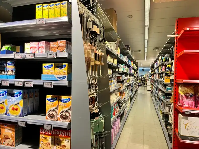 Ruim handelspand met magazijn, 120 zonnepanelen en batterijen foto 11