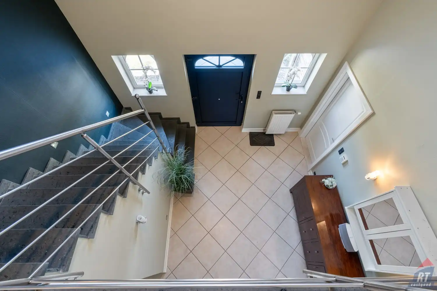 Zeer ruime, instapklare gezinswoning met  4 tot 5 slaapkamers foto 13